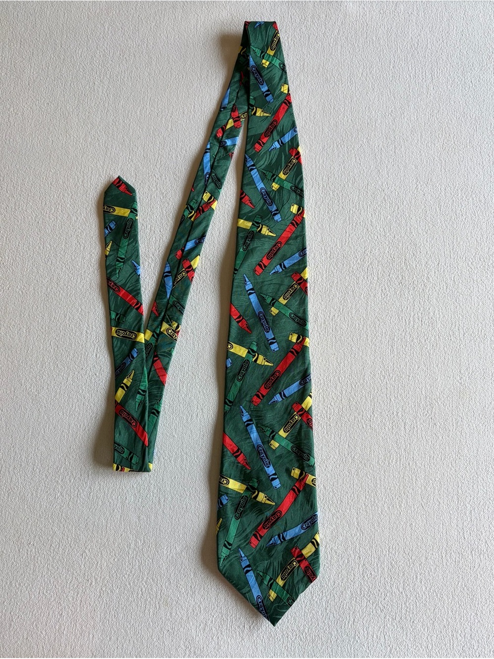 Vintage Crayola Crayons Men’s Tie